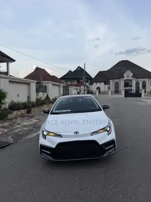 Toyota Corolla LE 2020 White