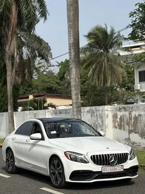 Mercedes-Benz C300 Sport 4Matic Sedan AWD (2.0L 4cyll 7A) 2016 White