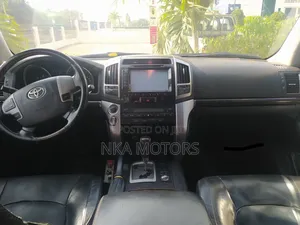 Toyota Land Cruiser 4.5 V8 DSL 2012 Black