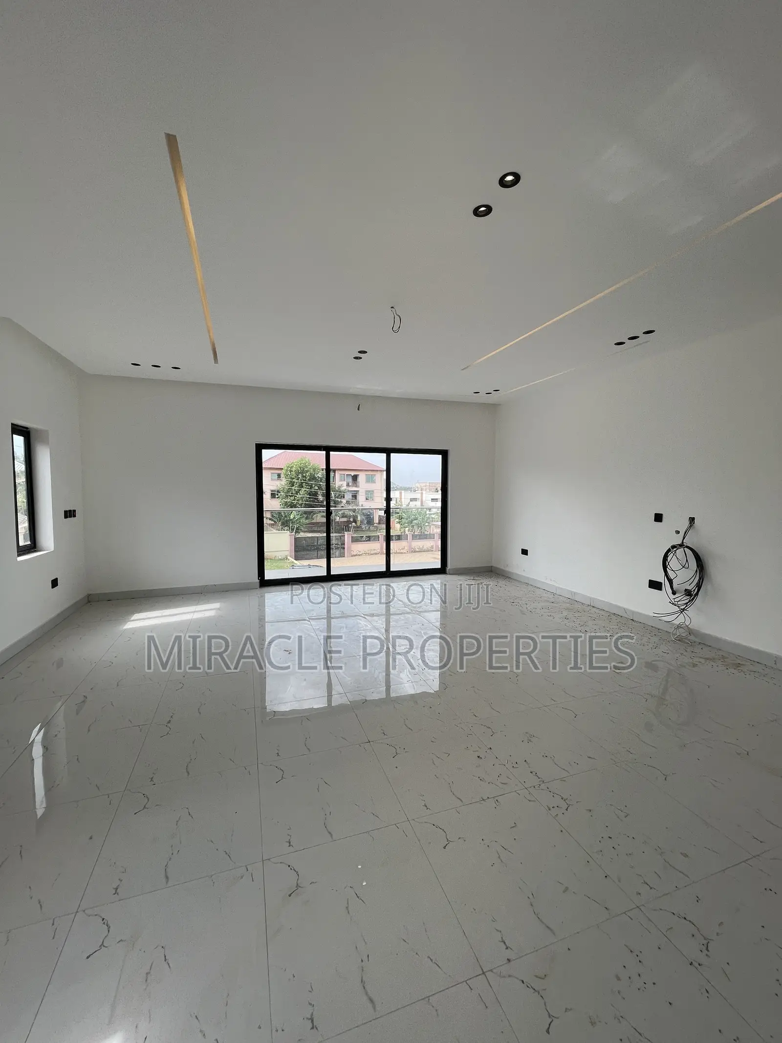 4bdrm Duplex in Miracle Properties, Oyarifa for sale