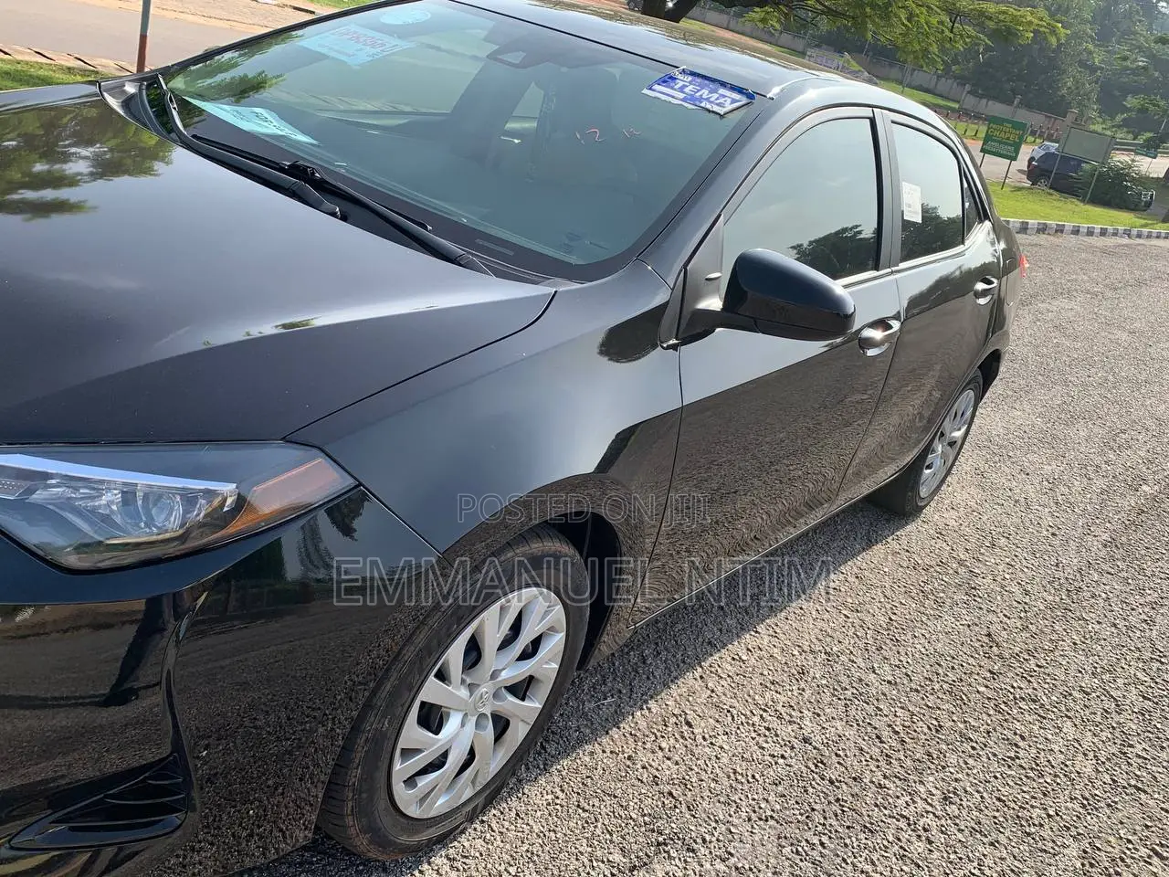 Toyota Corolla LE (1.8L 4cyl 2A) 2019 Black