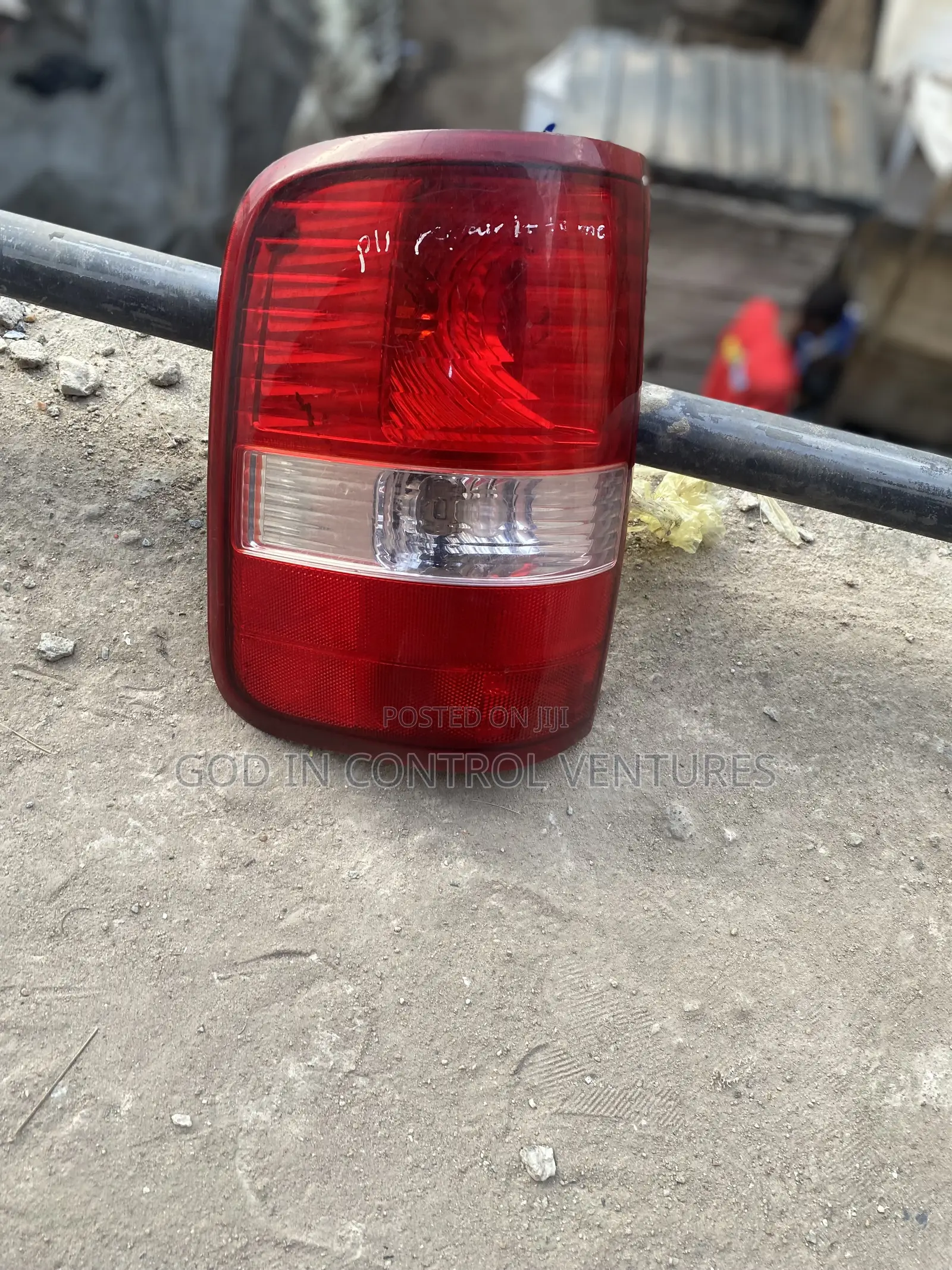 Ford F150 2005 Tail Light Pair