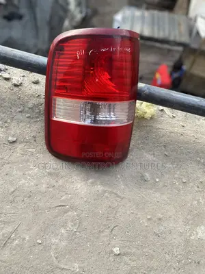 Ford F150 2005 Tail Light Pair