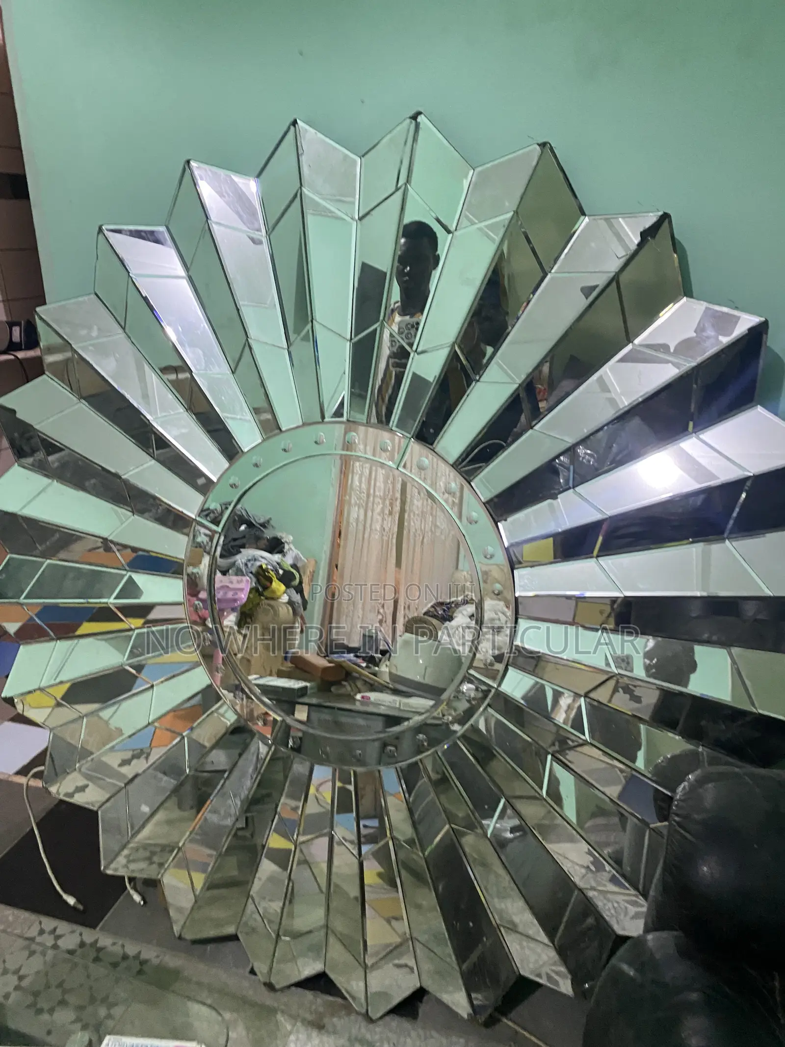 Venetian Sunburst / Starburst Faceted Glass Wall Mirror