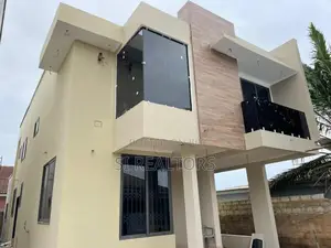 4bdrm Duplex in Community 16, Sakumono for sale
