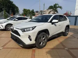 Toyota RAV4 Limited FWD 2023 White