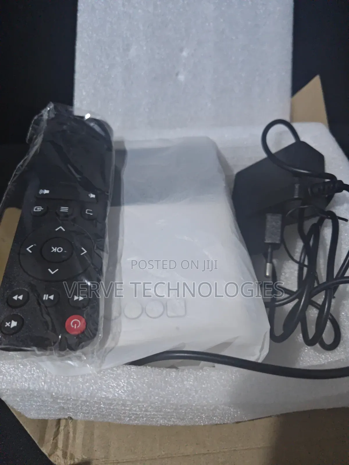 LED Mini Hd Projector (Black Version)