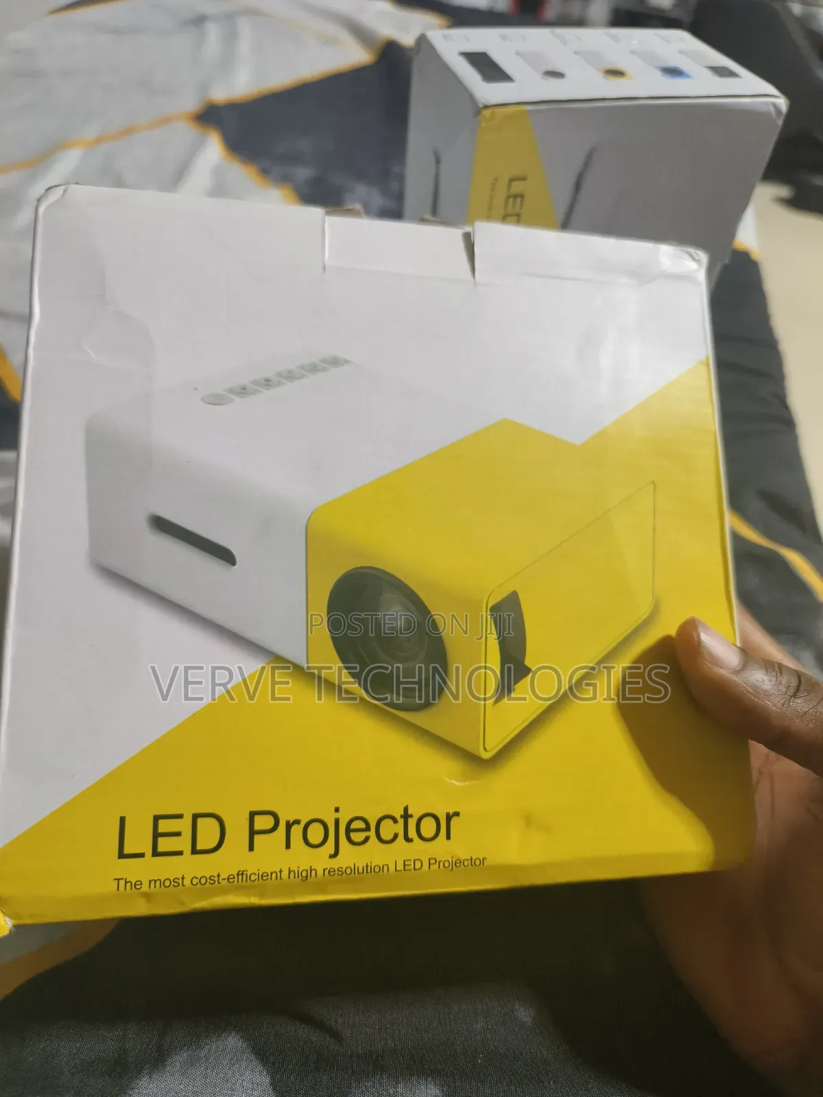 LED Mini Hd Projector (Black Version)