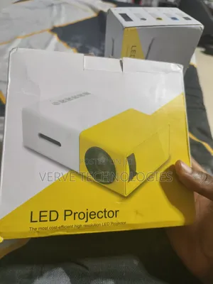LED Mini Hd Projector (Black Version)