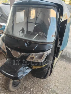 Bajaj RE 2021 Blue