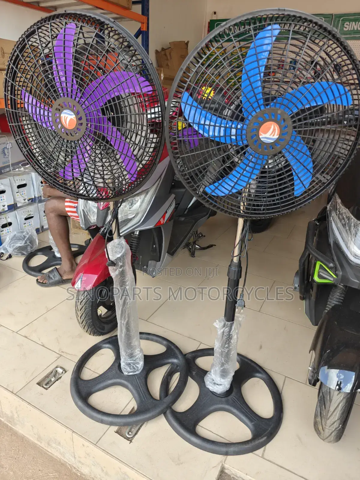 18 Inch Standing Fan Strong Wind 3 Speed Oscillation Stable Base