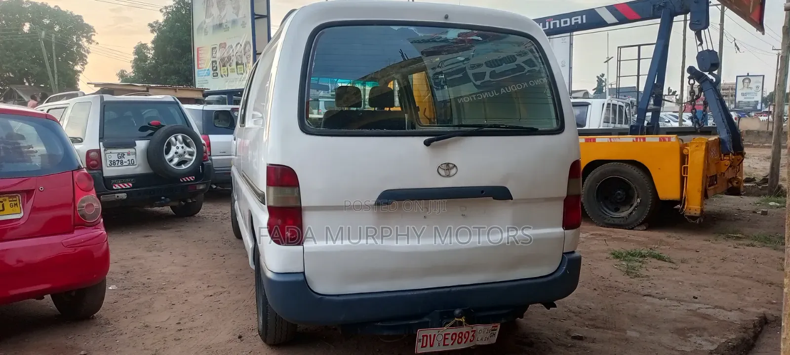 Toyota HiAce 2005 White