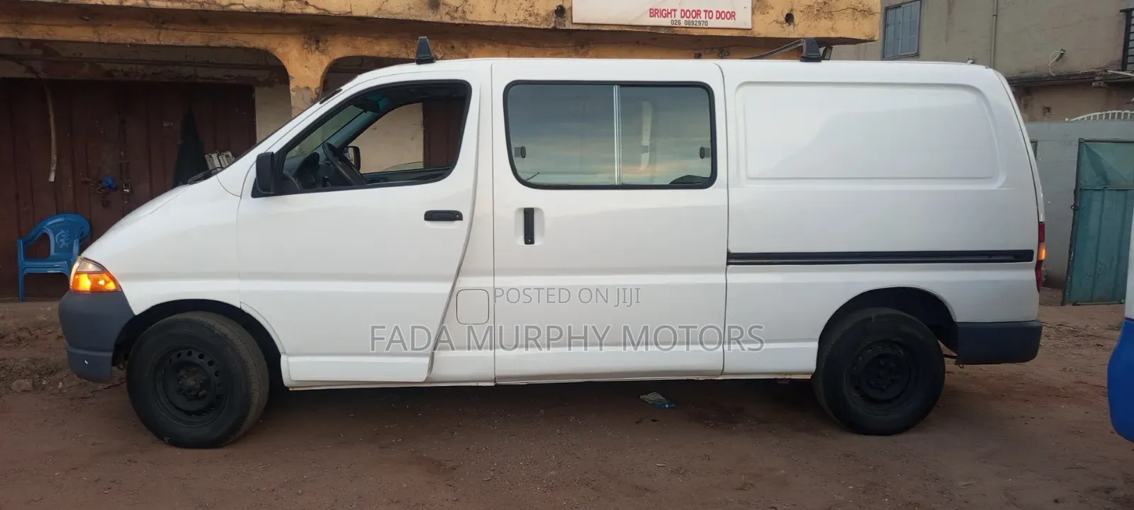 Toyota HiAce 2005 White