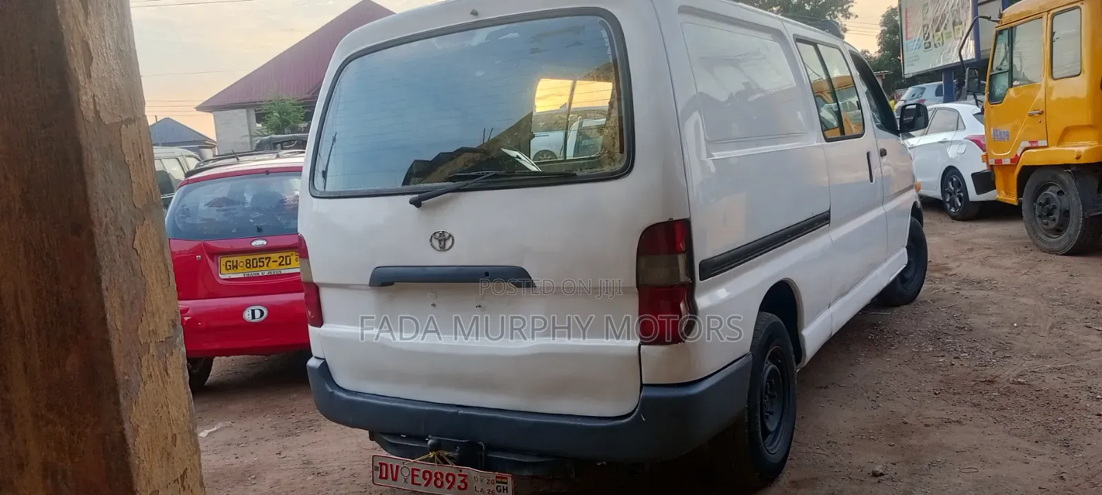 Toyota HiAce 2005 White