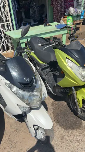 Motorcycle 2022 Green