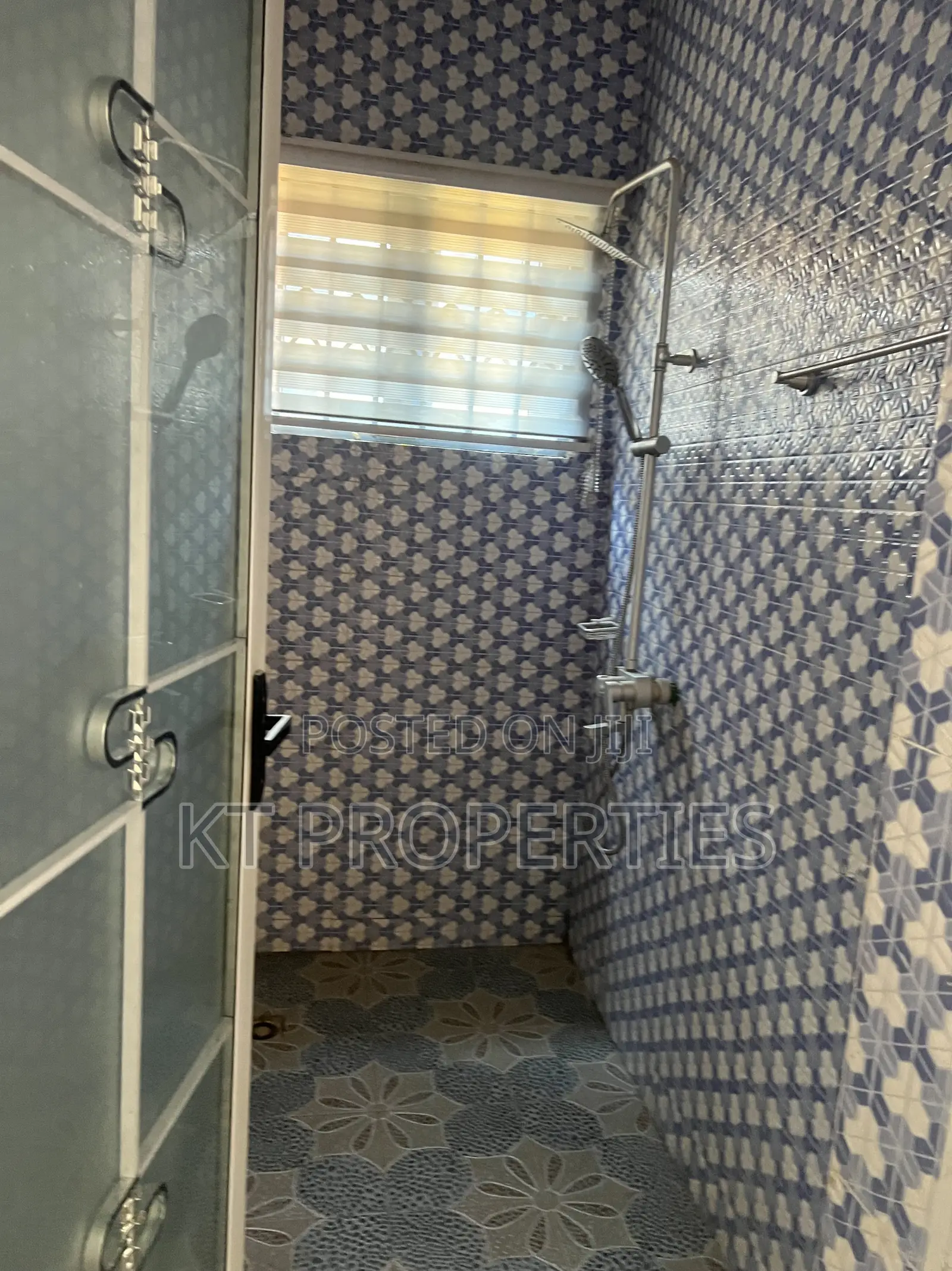 2bdrm Apartment in Acp, Kwabenya for rent