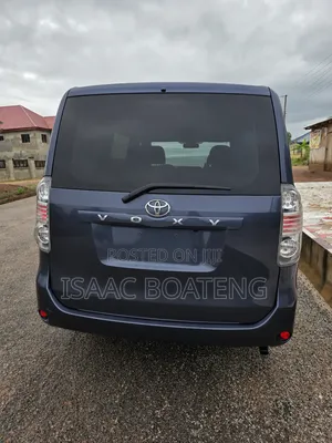 Toyota Voxy 2010 Blue