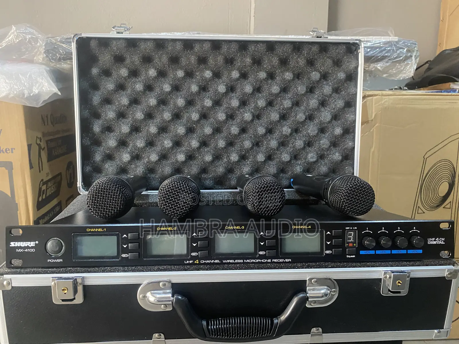 Shure Wireless Microphone 4 in 1 Mx4100