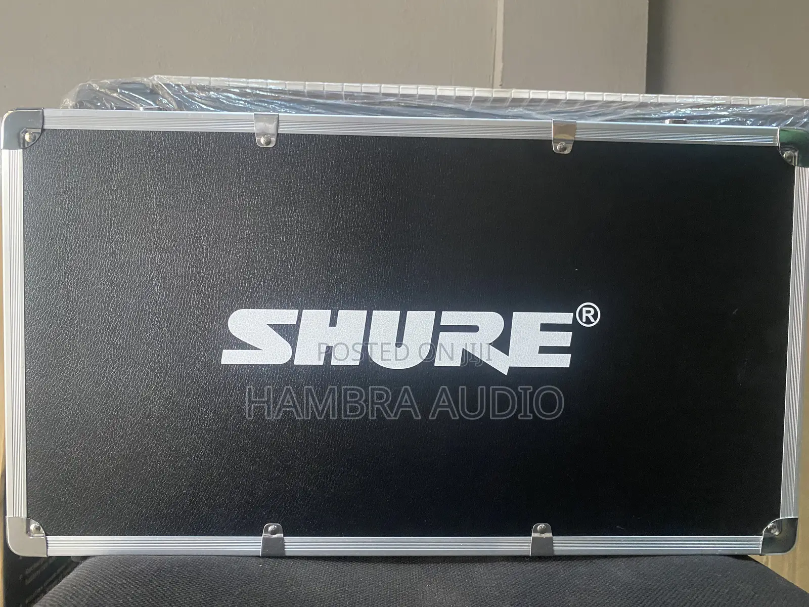 Shure Wireless Microphone 4 in 1 Mx4100