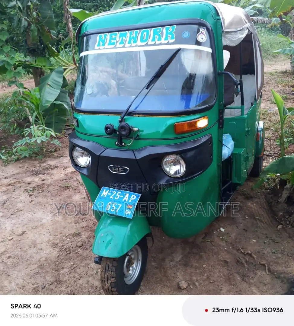 Bajaj RE 2025 Green