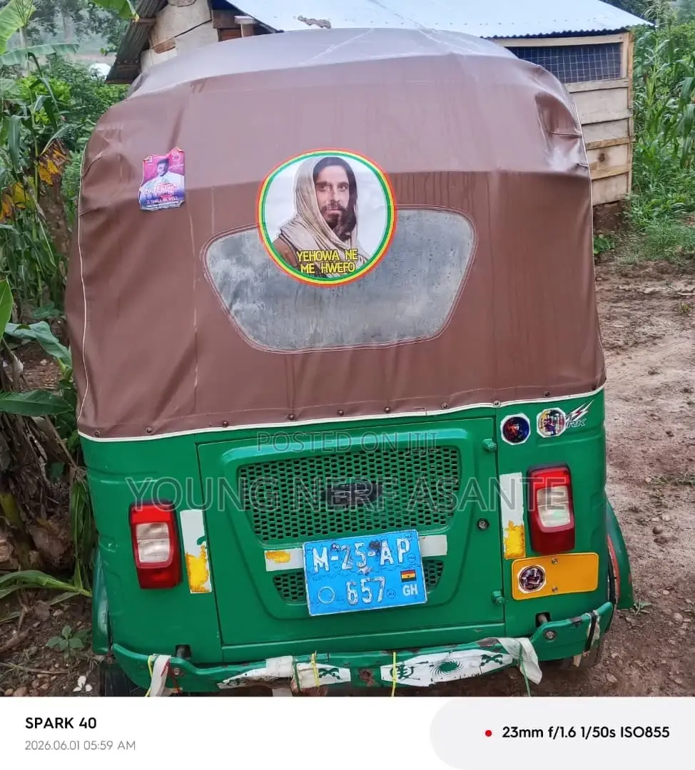 Bajaj RE 2025 Green