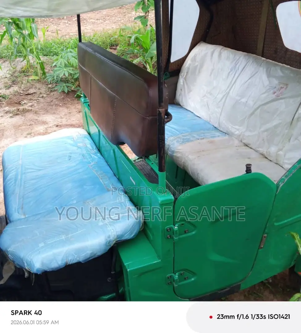 Bajaj RE 2025 Green