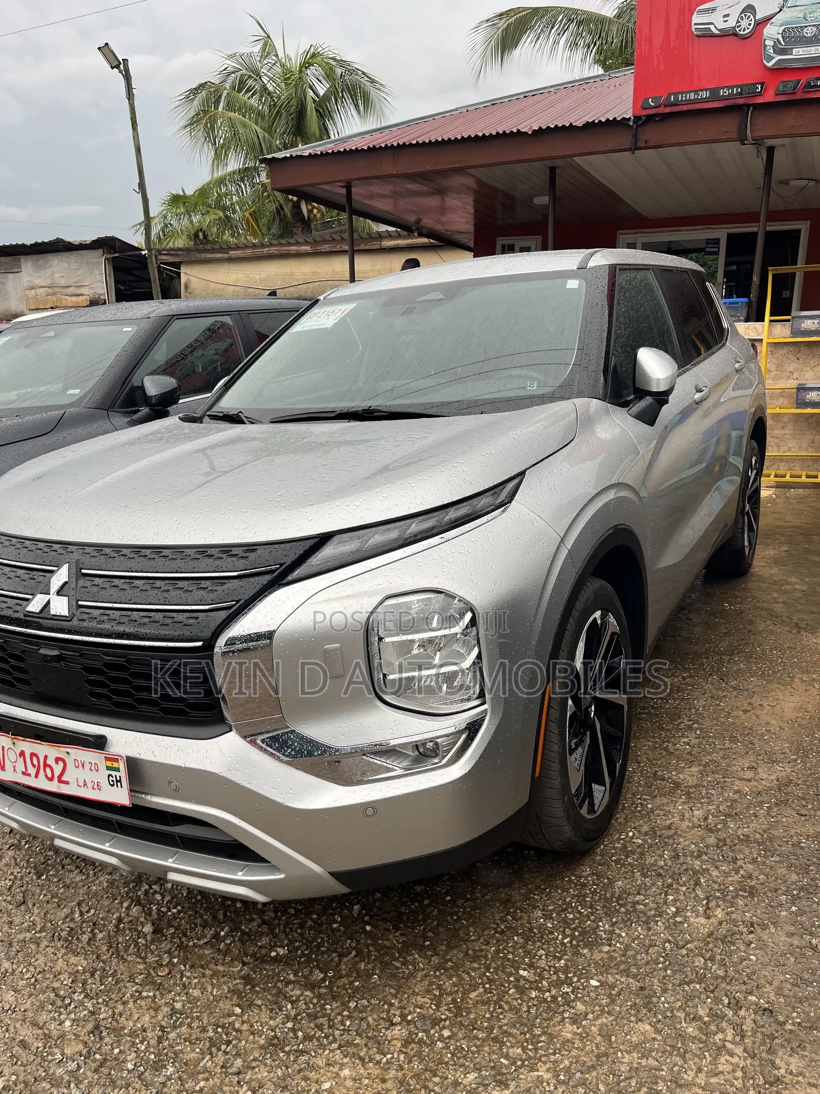Mitsubishi Outlander SE 2024 Silver