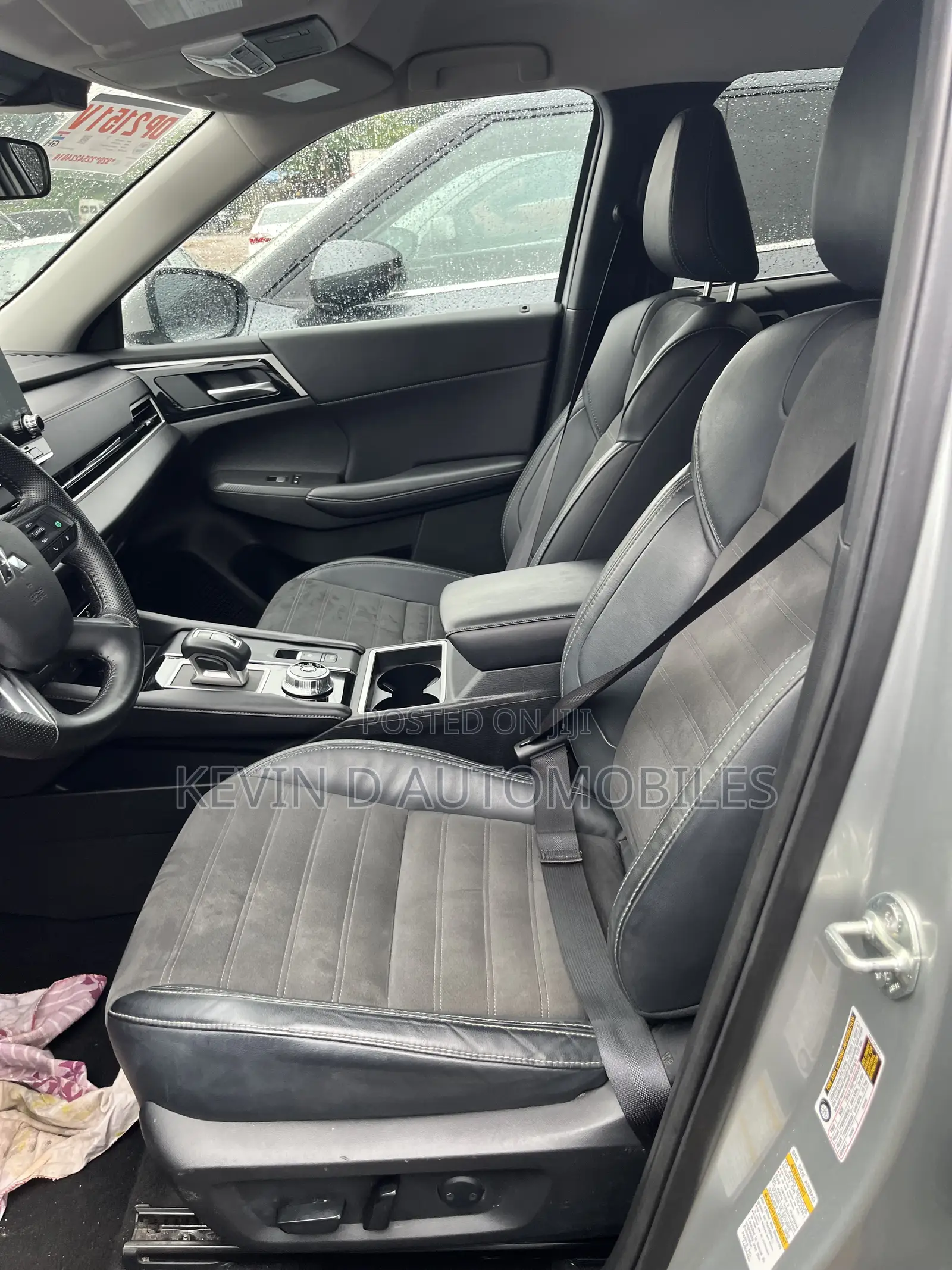 Mitsubishi Outlander SE 2024 Silver