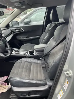 Mitsubishi Outlander SE 2024 Silver