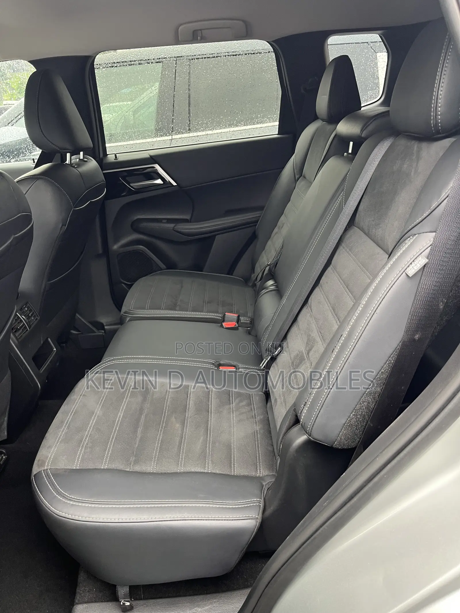 Mitsubishi Outlander SE 2024 Silver