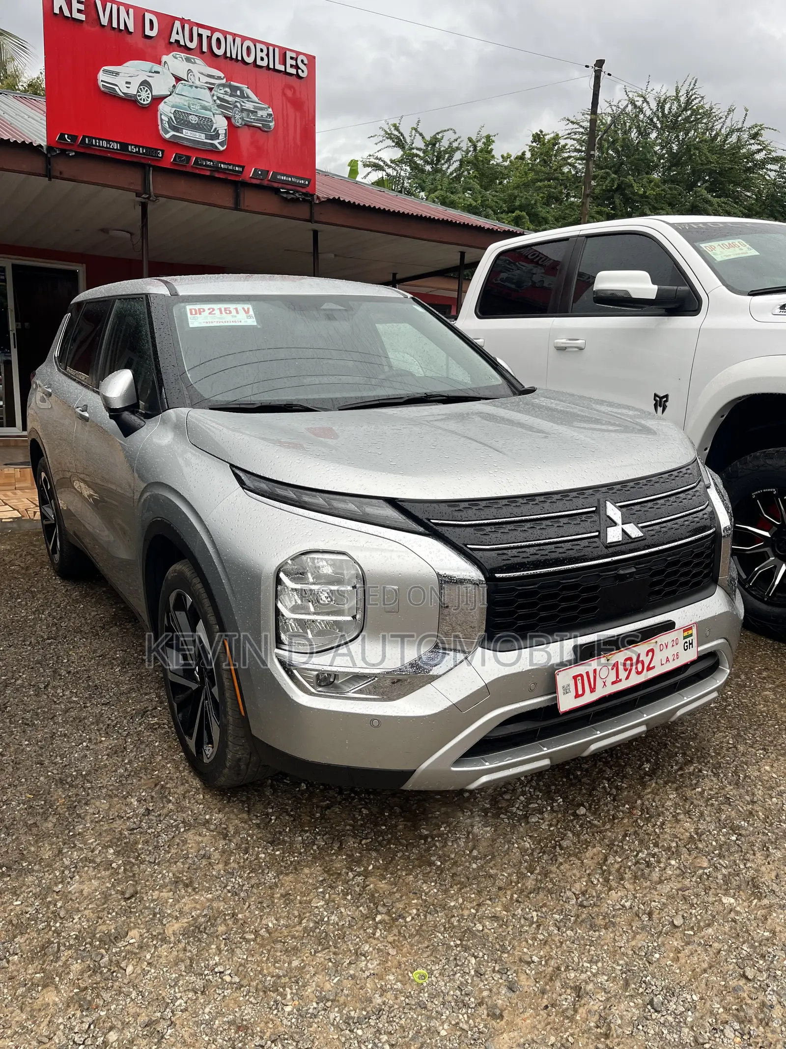 Mitsubishi Outlander SE 2024 Silver