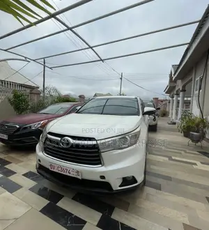 Toyota Highlander Limited Platinum 4dr SUV AWD (3.5L 6cyl 6A) 2015