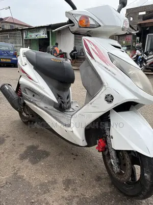 Yamaha 2012 White