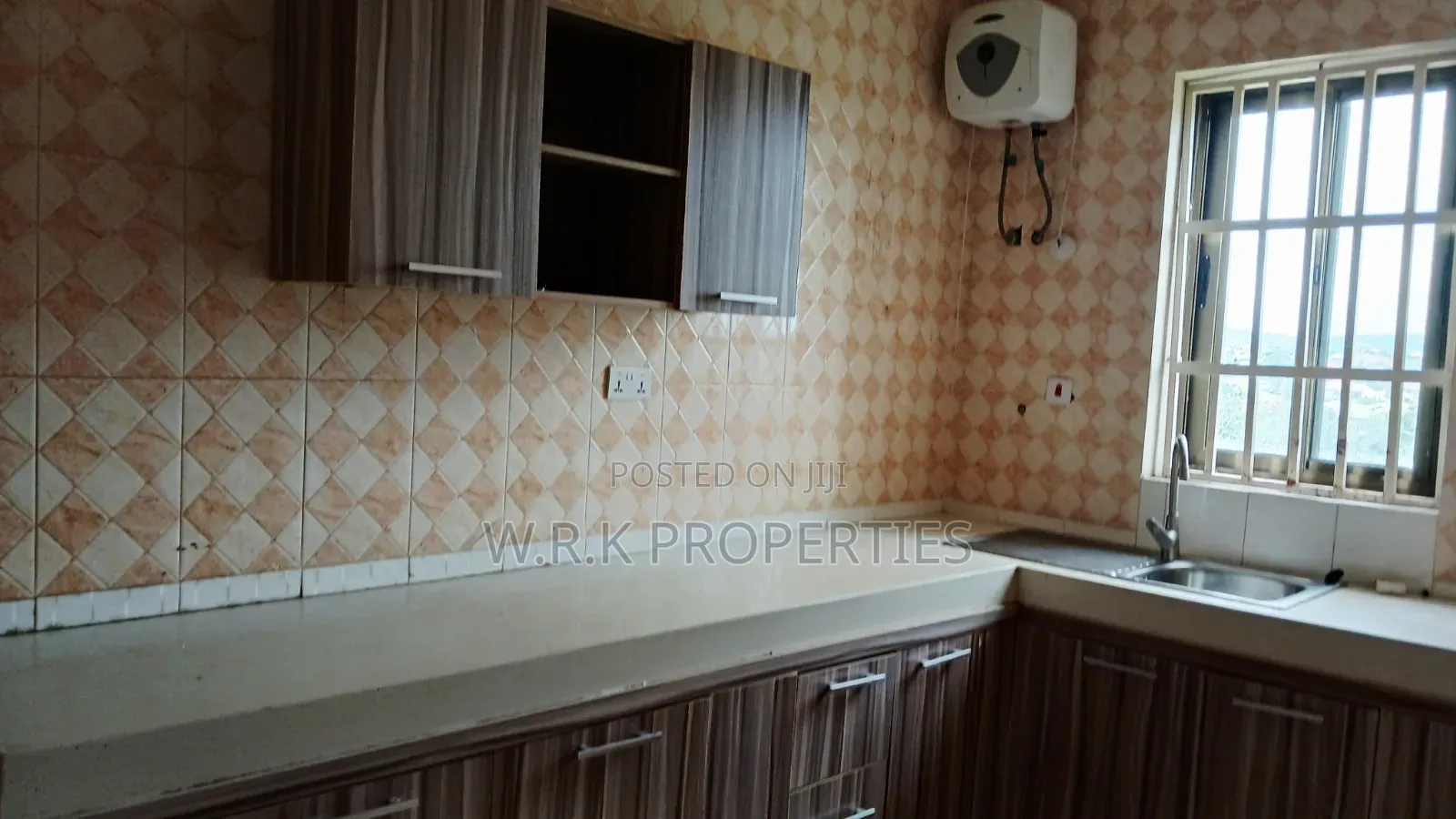 2bdrm Apartment in Daaseber Estate, New-Juaben Municipal for rent