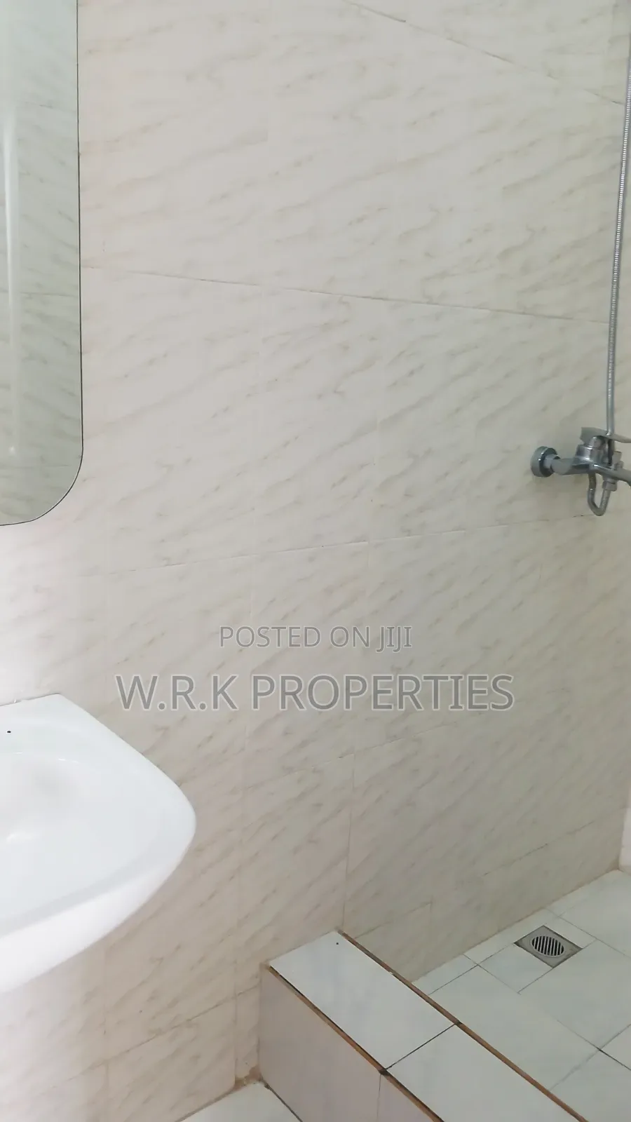 2bdrm Apartment in Daaseber Estate, New-Juaben Municipal for rent