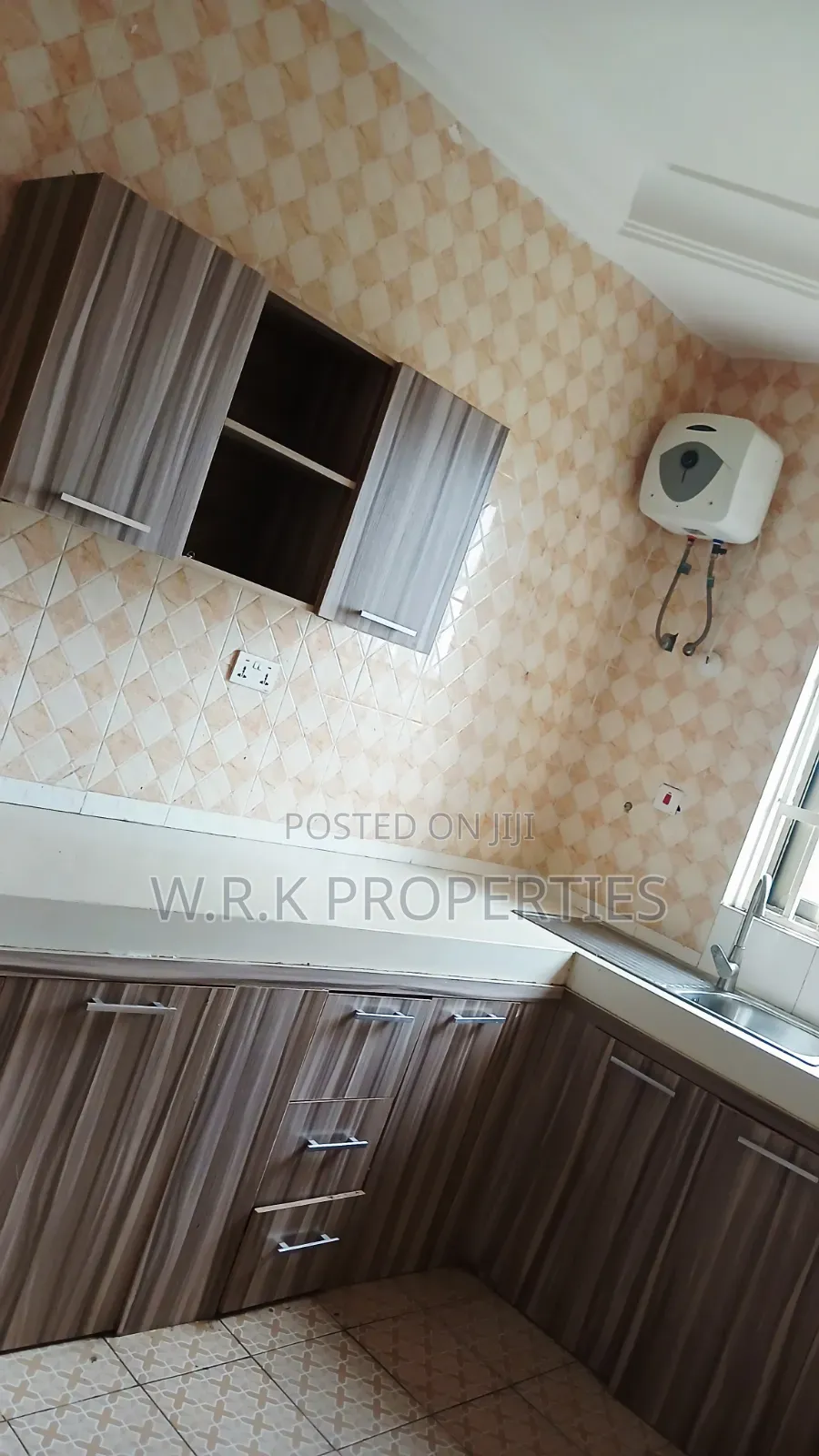 2bdrm Apartment in Daaseber Estate, New-Juaben Municipal for rent