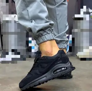 Nike Airmax Command Triple Black