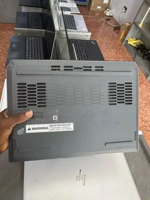 Laptop Lenovo LOQ 15AHP10 16GB AMD Ryzen 7 SSD 1T