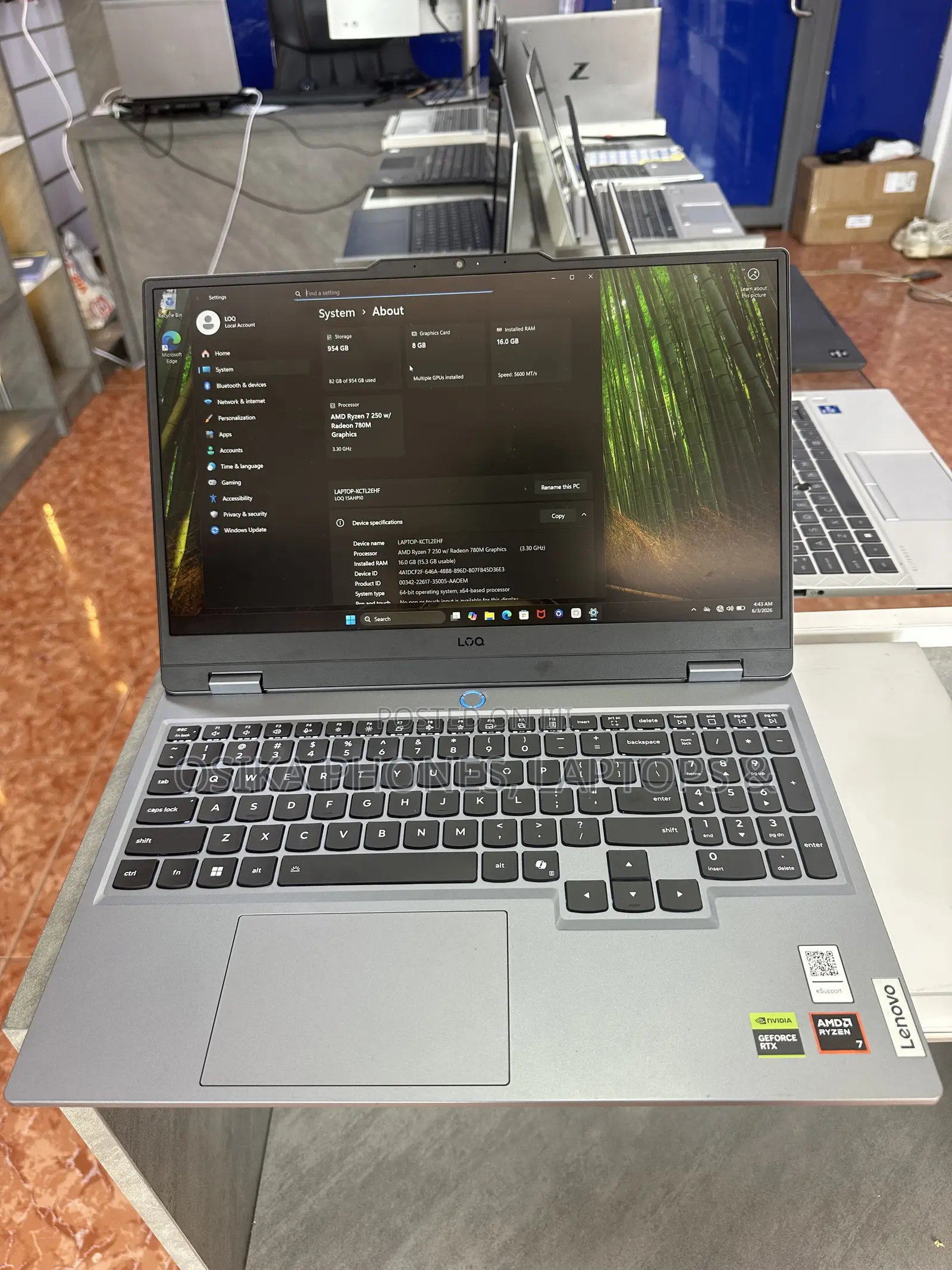 Laptop Lenovo LOQ 15AHP10 16GB AMD Ryzen 7 SSD 1T