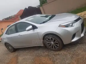 Toyota Corolla LE 4dr Sedan (1.8L 4cyl CVT) 2016 Silver