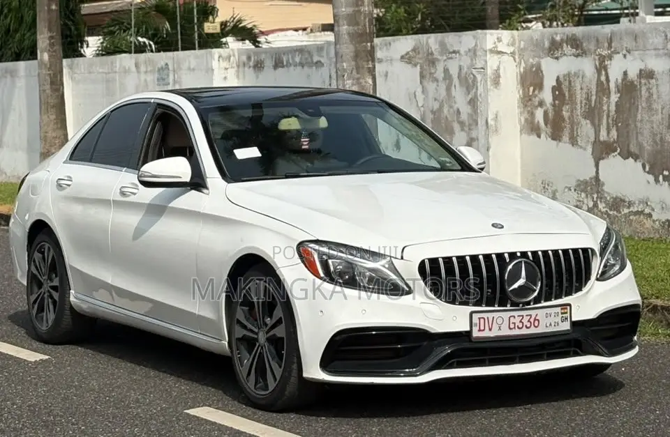 Mercedes-Benz C300 Luxury 4dr AWD 4Matic Sedan (2.0L 4cyl 7A) 2015 White