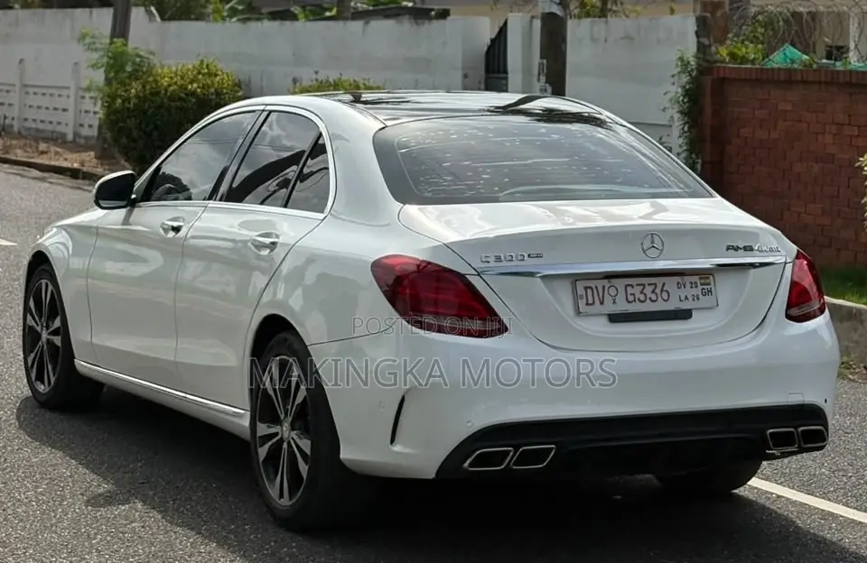 Mercedes-Benz C300 Luxury 4dr AWD 4Matic Sedan (2.0L 4cyl 7A) 2015 White