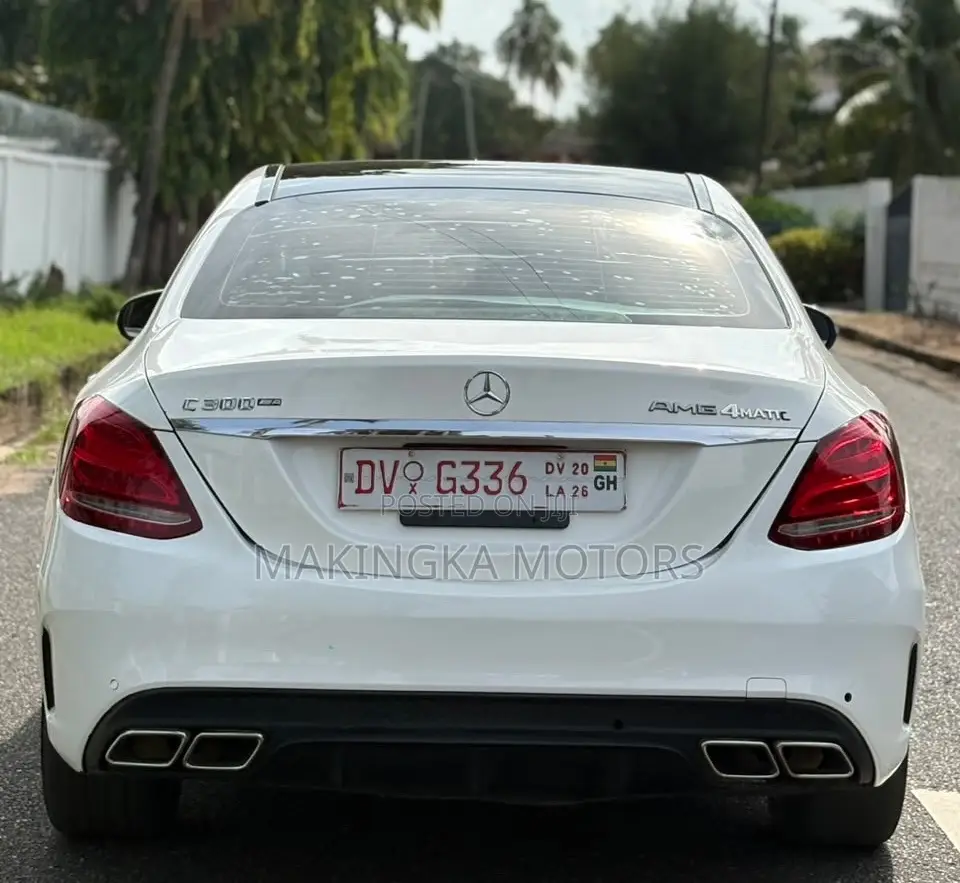 Mercedes-Benz C300 Luxury 4dr AWD 4Matic Sedan (2.0L 4cyl 7A) 2015 White