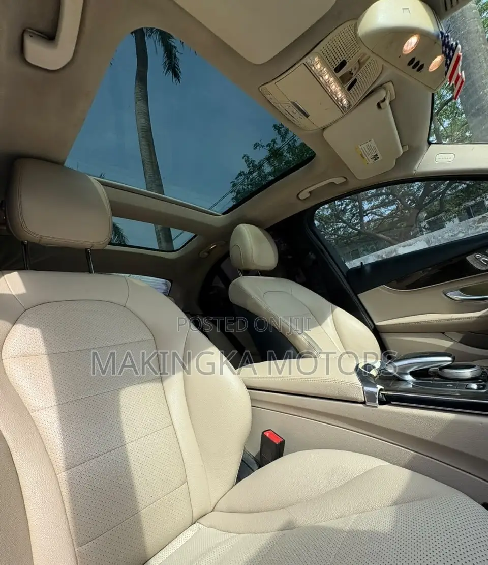 Mercedes-Benz C300 Luxury 4dr AWD 4Matic Sedan (2.0L 4cyl 7A) 2015 White