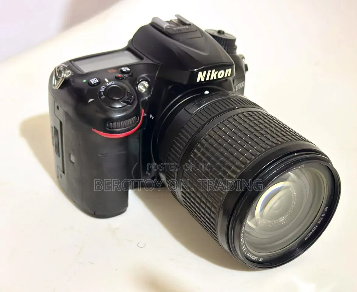 D7200 Nikon With 70 to 300 Lens and 35mm Lens