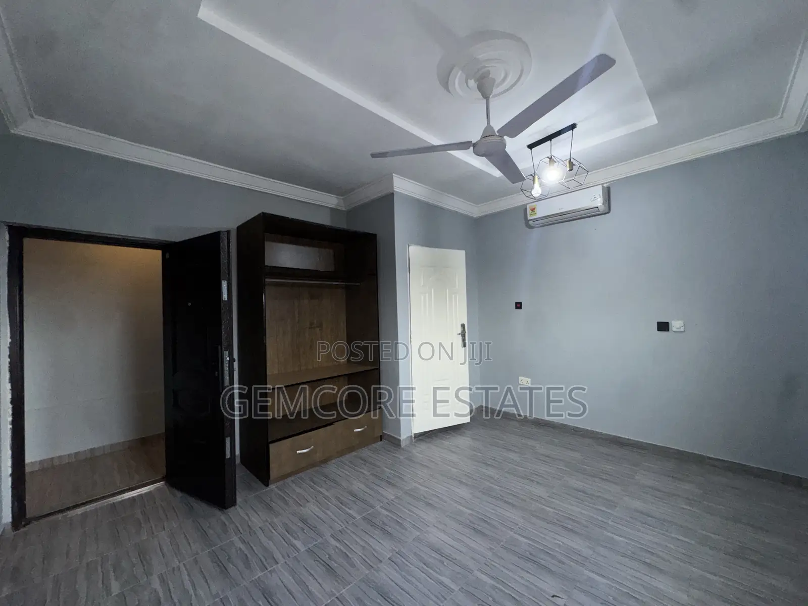 2bdrm Apartment in School Junction, Ashaley Botwe for rent