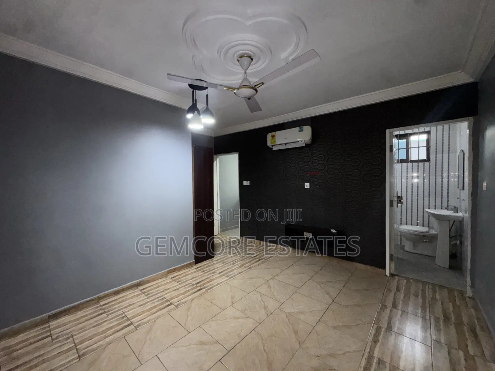 2bdrm Apartment in School Junction, Ashaley Botwe for rent