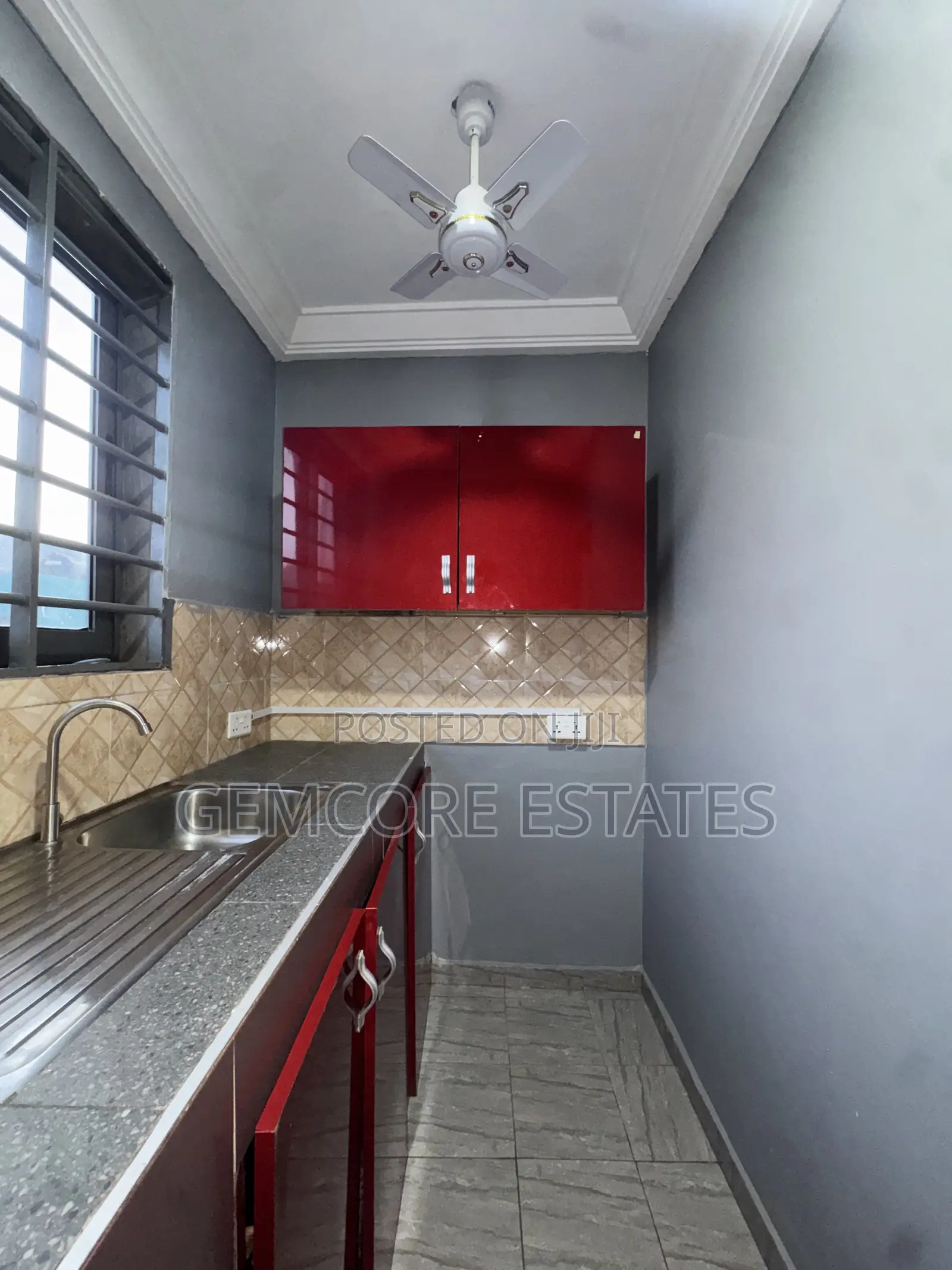 2bdrm Apartment in School Junction, Ashaley Botwe for rent