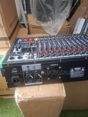 Yamaha Nk-120 Mixer 12 Channel Powered