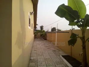 Furnished 3bdrm House in Sapieman, Amasaman for sale